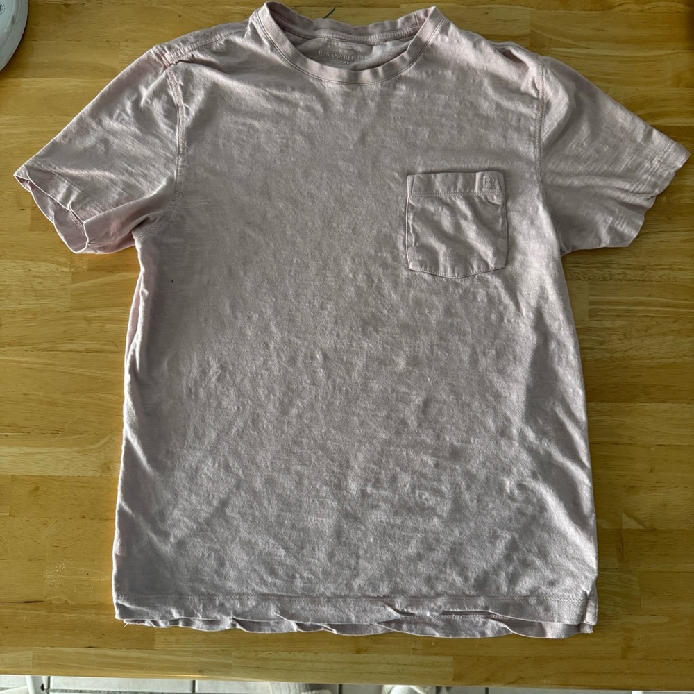 pink banana republic T-Shirt with Pocket size medium